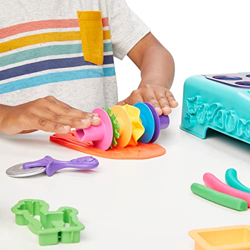 Play-Doh Set On The Go Imagine and Store Studio, with 30 Tools and 10 Cans. 3 & up.