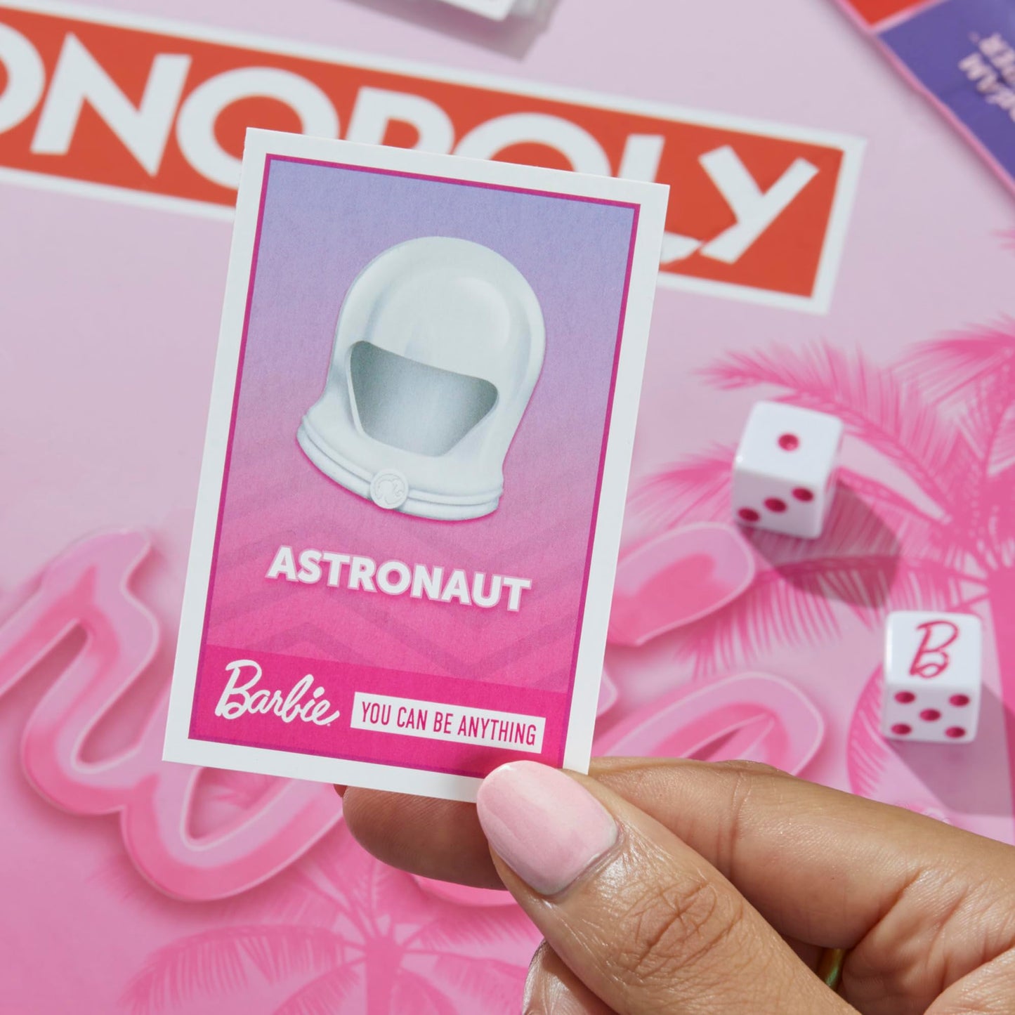 Monopoly: Barbie Edition Board Game, Ages 8+, 2-6 Players, Fun Family Games for Kids and Adults, with 6 Barbie-Themed Pink Zinc Tokens, Kids Gifts