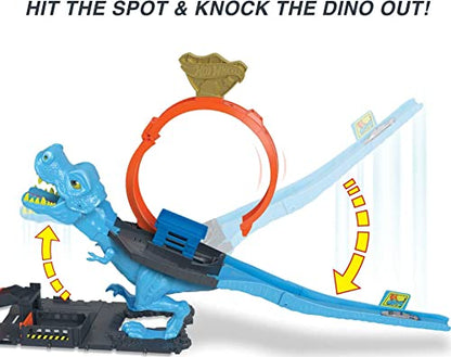 Hot Wheels Toy Car Track Set City T-Rex Chomp Down with 1:64 Scale Car, Knock Out the Giant Dinosaur with Stunts Small